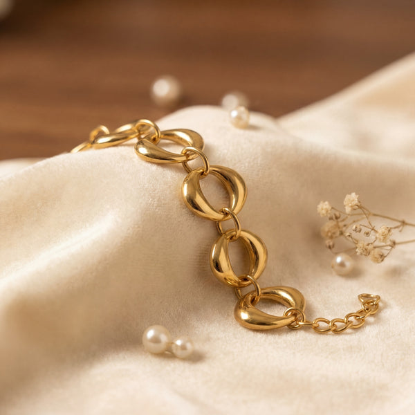 Anti-Tarnish Gold Plated Viya Aurelia Loop Bracelet